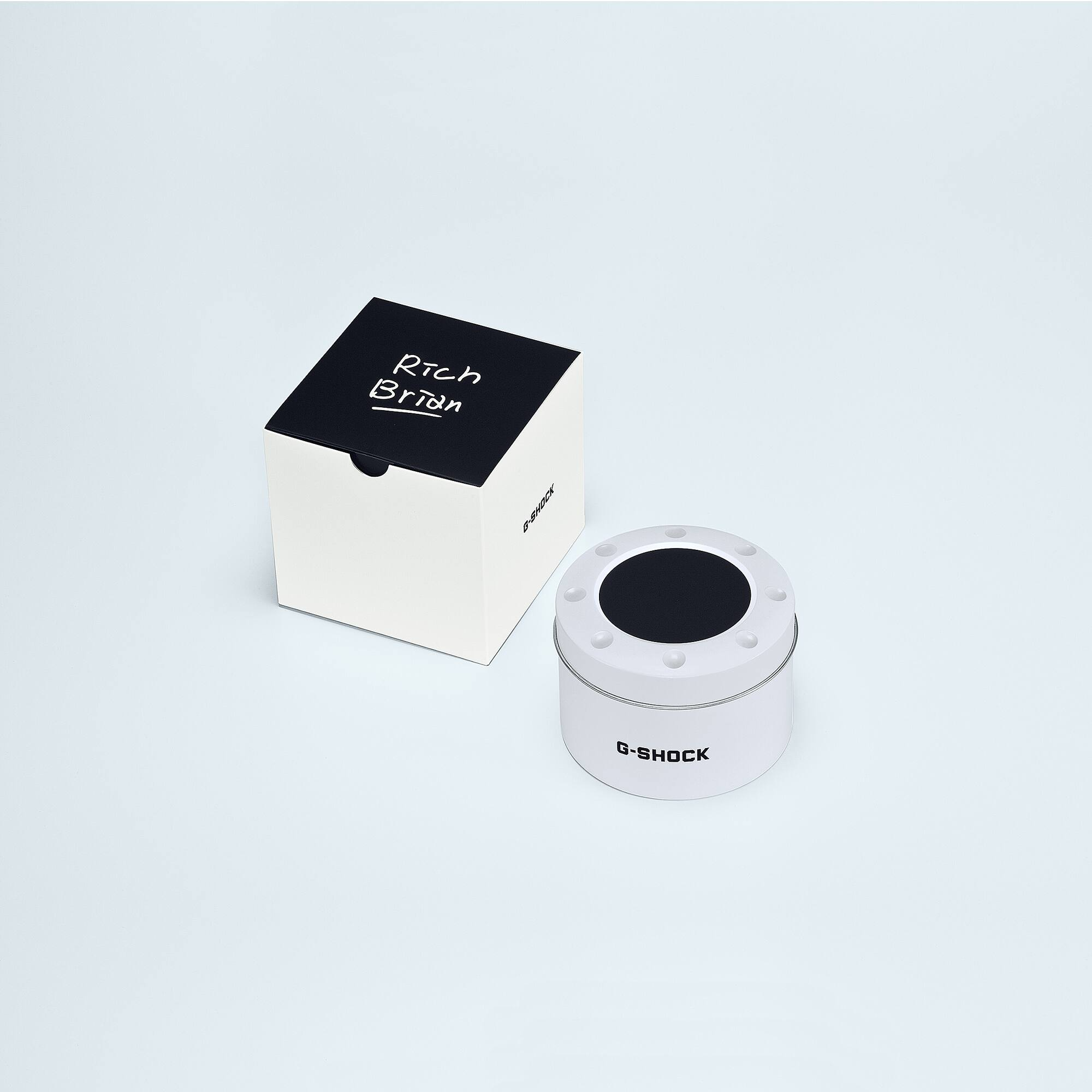 Casio G-Shock GA-2100RB-3ADR Rich Brian Collaboration Model Analog-Digital Combination